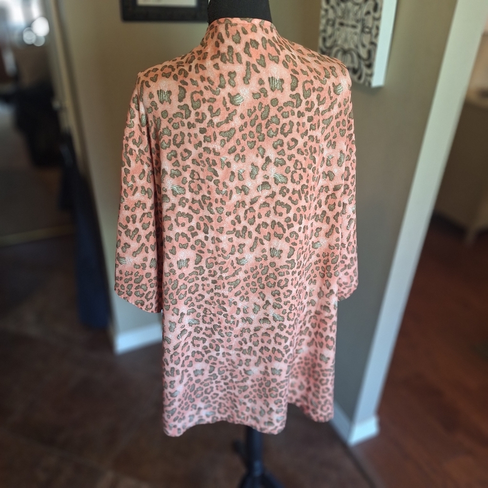 NICE! Pinkish Coral Leopard Print Kimono Sz Large By mts - Picture 9 of 16